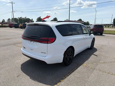 2027 Chrysler Pacifica PACIFICA LIMITED