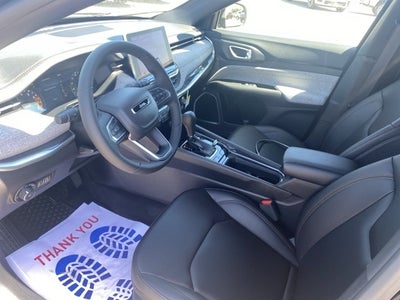 2024 Jeep Compass COMPASS LATITUDE LUX 4X4