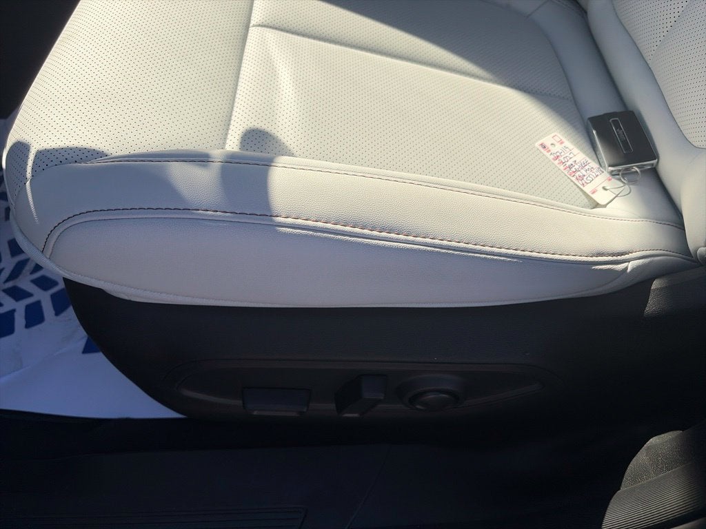 2027 Jeep Cherokee CHEROKEE LIMITED 4X4