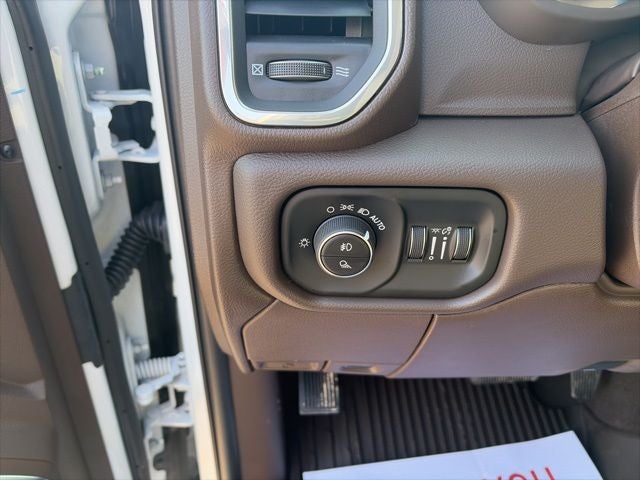 2026 RAM Ram 3500 RAM 3500 LARAMIE CREW CAB 4X4 8' BOX