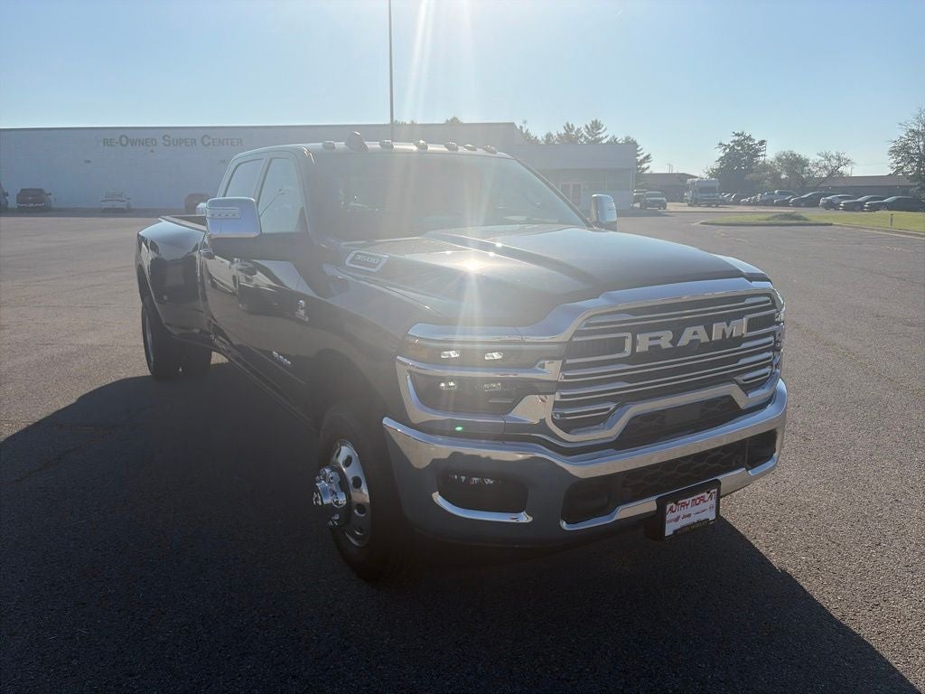 2027 RAM Ram 3500 RAM 3500 LARAMIE CREW CAB 4X4 8' BOX