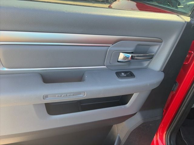 2017 RAM 1500 Big Horn Crew Cab 4x4 5'7' Box