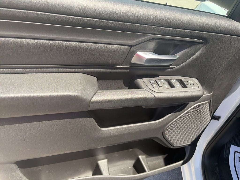 2026 RAM Ram 1500 RAM 1500 TRADESMAN CREW CAB 4X4 5'7' BOX