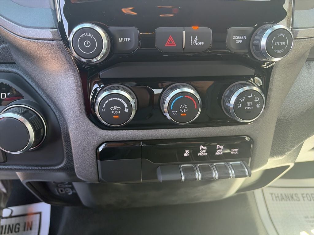 2026 RAM Ram 1500 RAM 1500 TRADESMAN CREW CAB 4X4 5'7' BOX