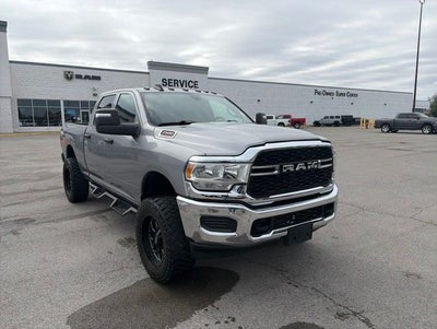 2023 RAM 2500 Tradesman Crew Cab 4x4 6'4' Box