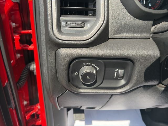 2024 RAM 2500 Tradesman Crew Cab 4x4 6'4' Box