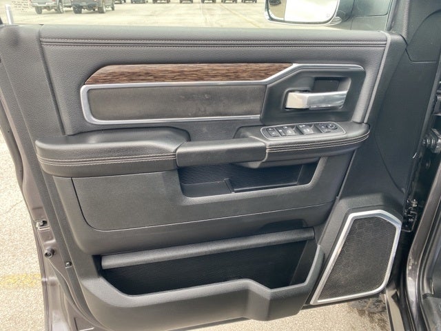 2020 RAM 2500 Laramie Crew Cab 4X4 6'4' Box